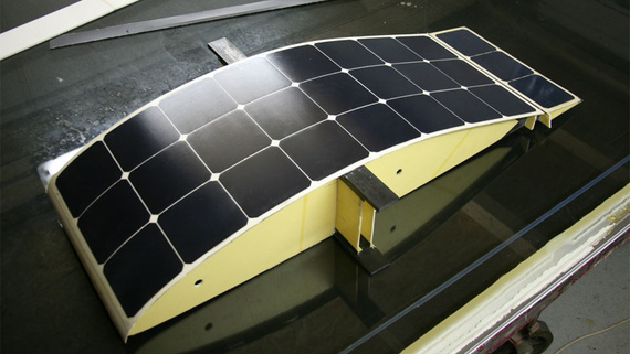 Solar cell on wing